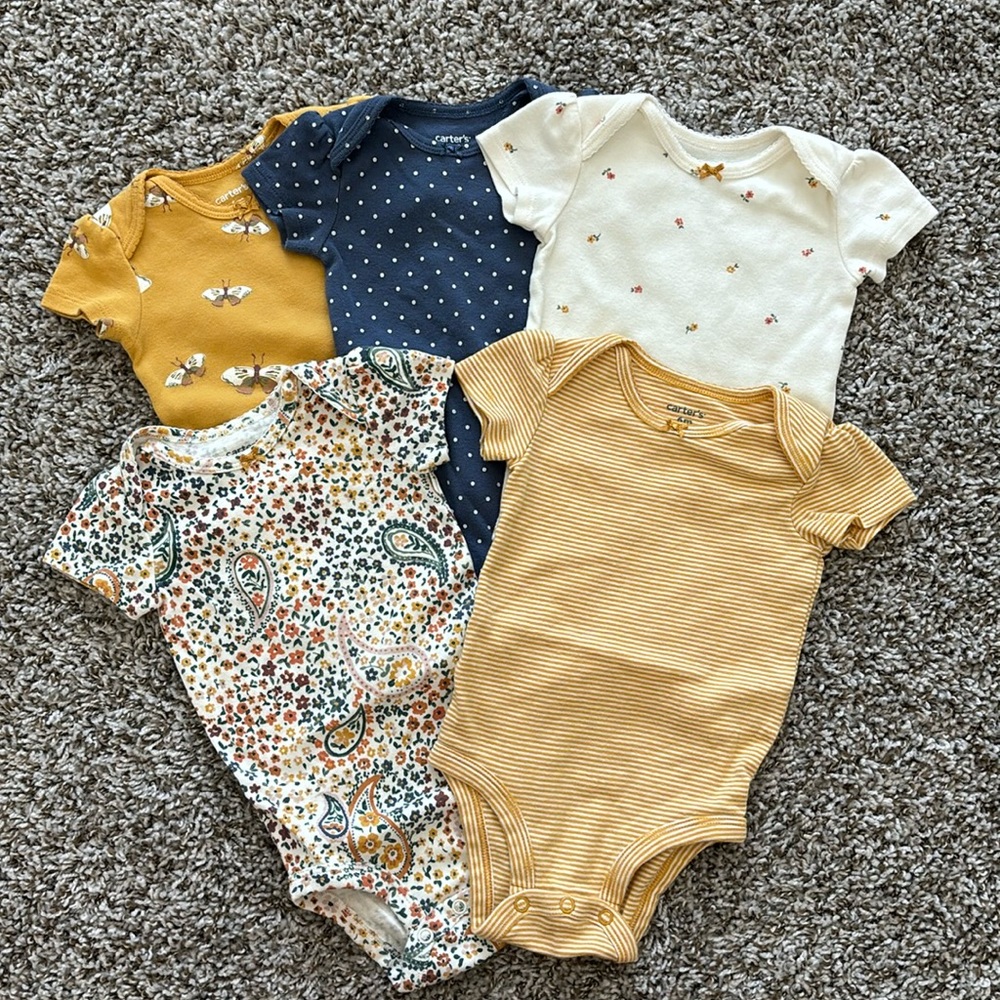 Carter’s onesie set, various colors, size 6 mos